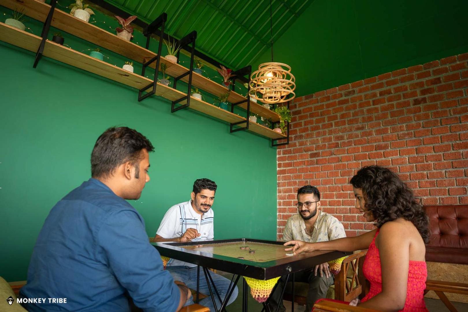 Monkey Tribe Munnar Hostel ภายนอก รูปภาพ