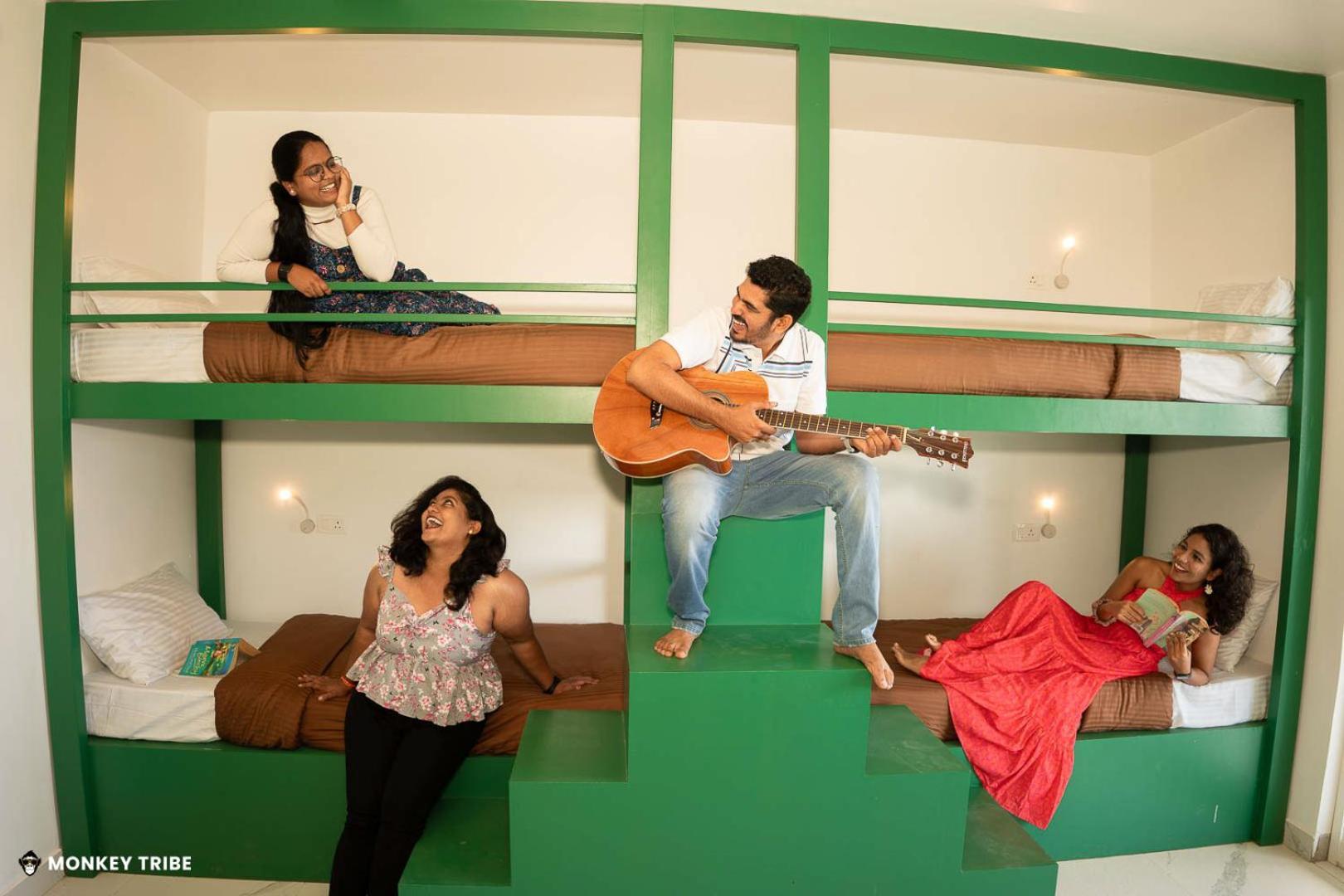 Monkey Tribe Munnar Hostel ภายนอก รูปภาพ